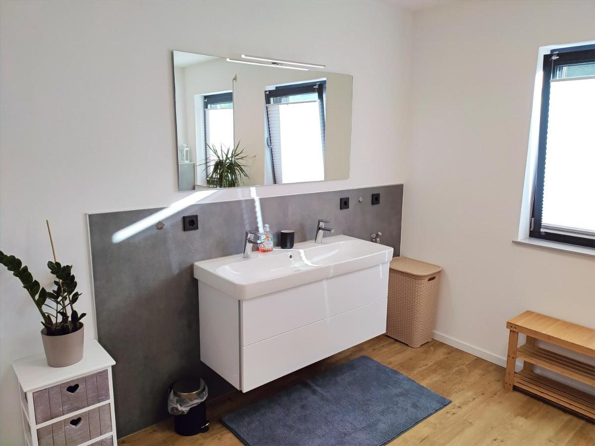 Fewo Wildflecken - Ferienwohnung Rhoen Neubau 2021 Buitenkant foto