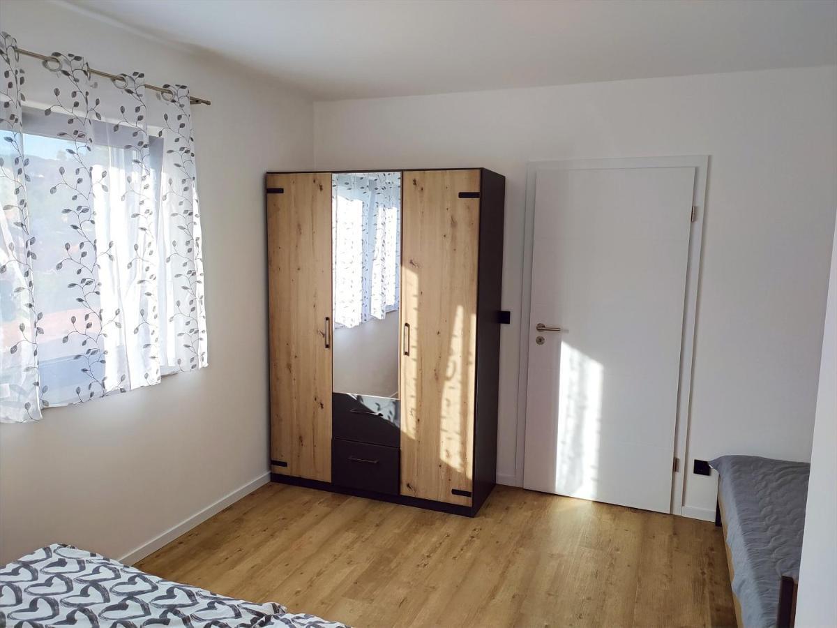 Fewo Wildflecken - Ferienwohnung Rhoen Neubau 2021 Buitenkant foto