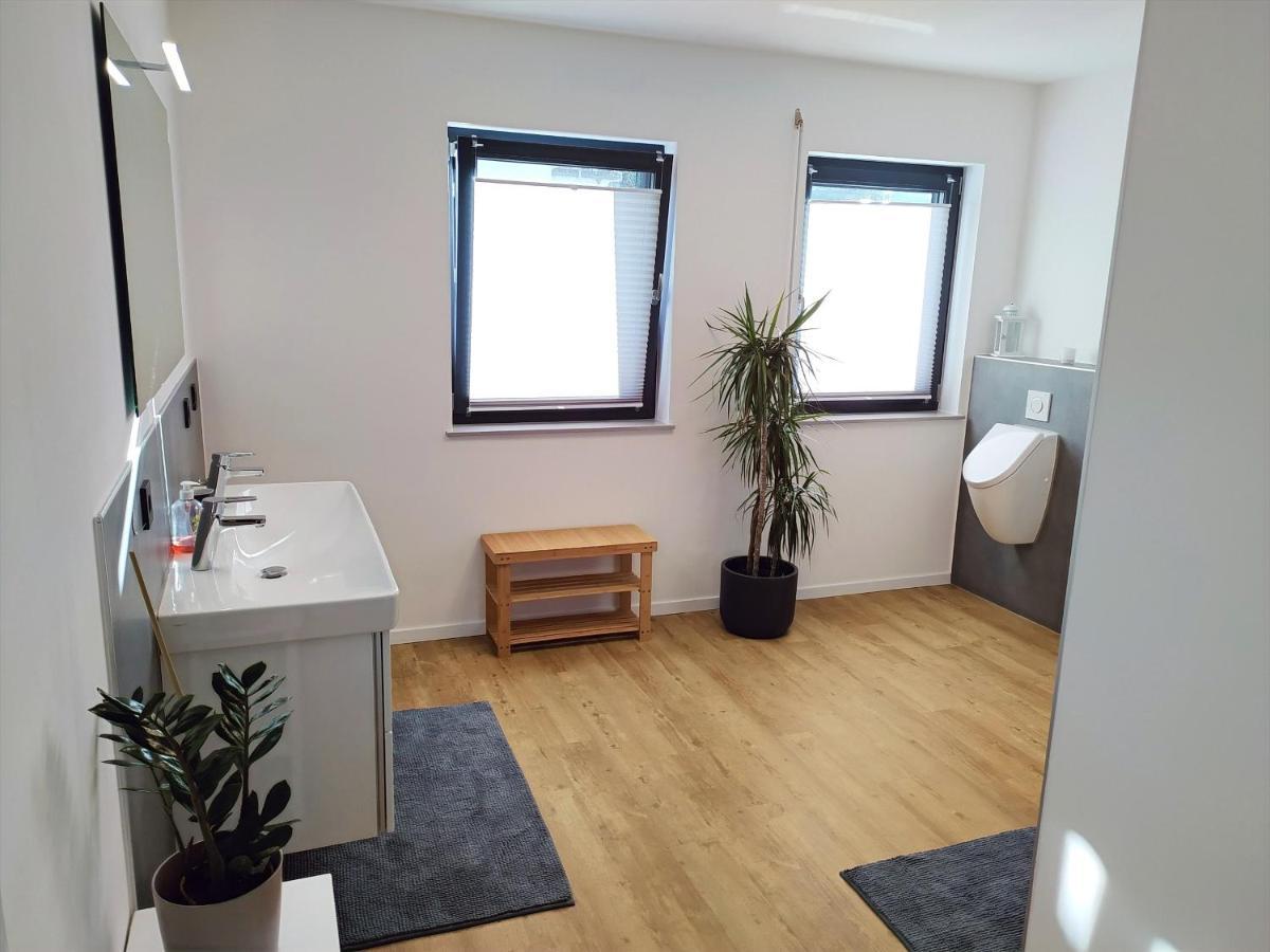 Fewo Wildflecken - Ferienwohnung Rhoen Neubau 2021 Buitenkant foto